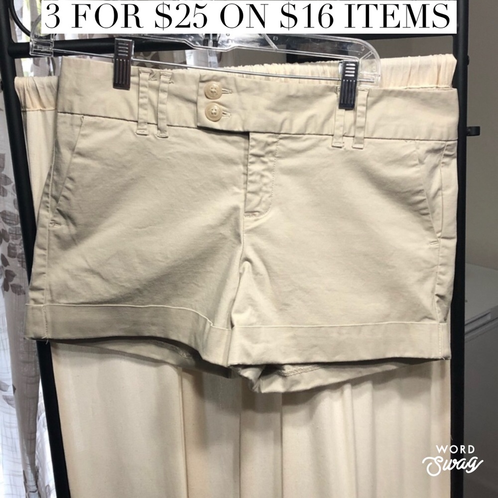 Old Navy Size 6 Khaki Stretch Shorts